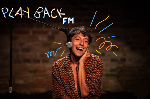 PLAYBACK FM (ou comment les médias m'ont appris à parler)_Valentin Dilas