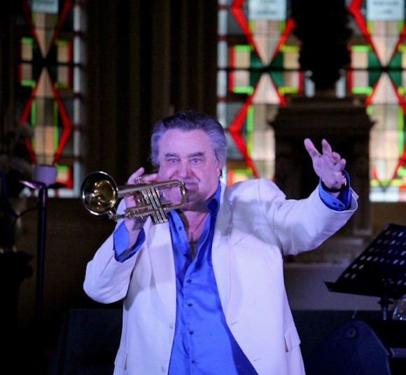 Jean-Claude BORELLY et sa trompette d'Or, au Choeur des m&eacute;lodies.
